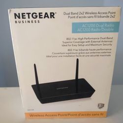 NETGEAR WAC104 Dual Band Wireless Router.