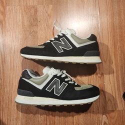 2 New Balance Shoes