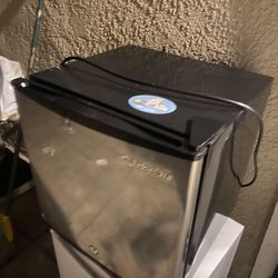 Mini Fridge 
