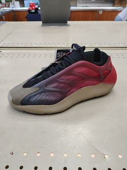 Adidas Yeezy 700 V3 Fade Carbon Sz10