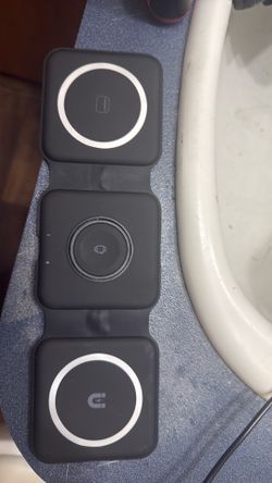 3 in 1 wireless charger it’s brand new