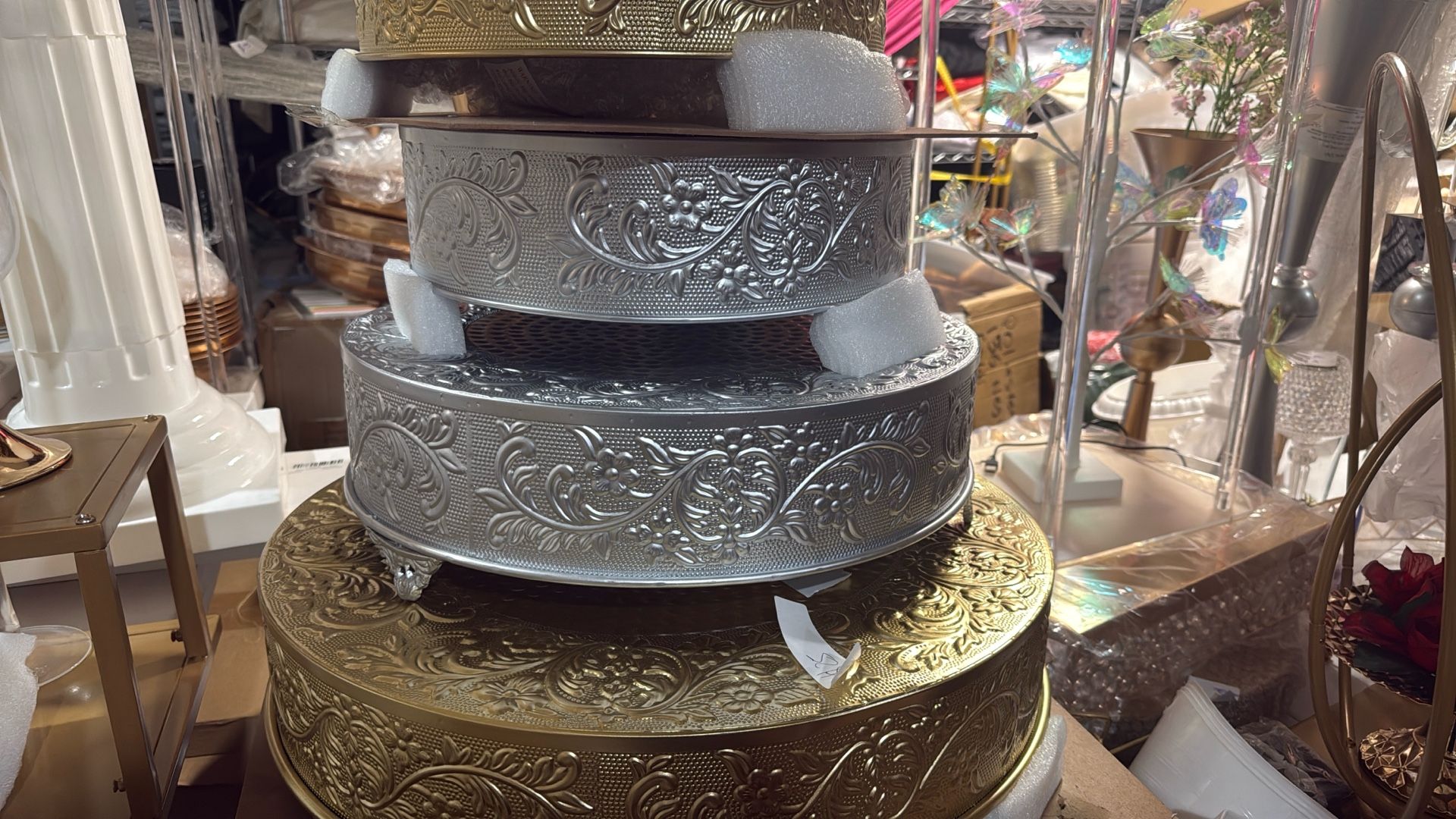 2 Cake Vases 