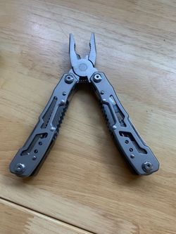 Multi-Tool with case
