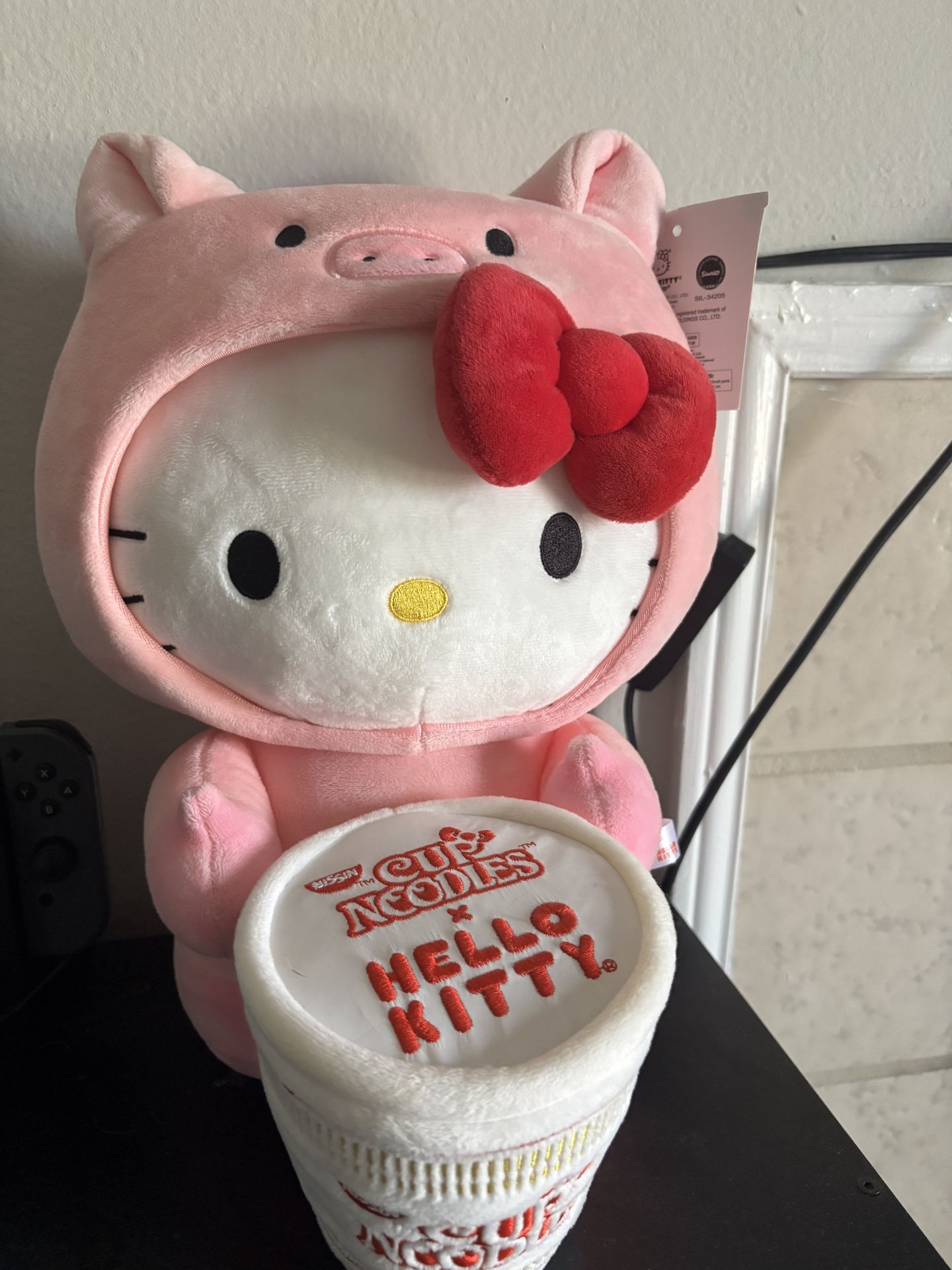 Cup Noodles x Hello Kitty plush