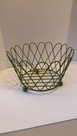 Green Metal Wire Planter Pot Holder or Fruit Basket