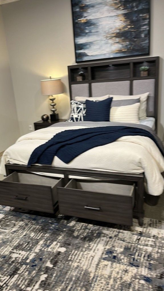 WittenberryGray Queen Platform Bed
Homelegance$10 Down Payment And Financing Available