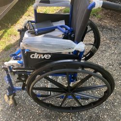 *READ* Drive Medical Blue Streak Wheelchair
