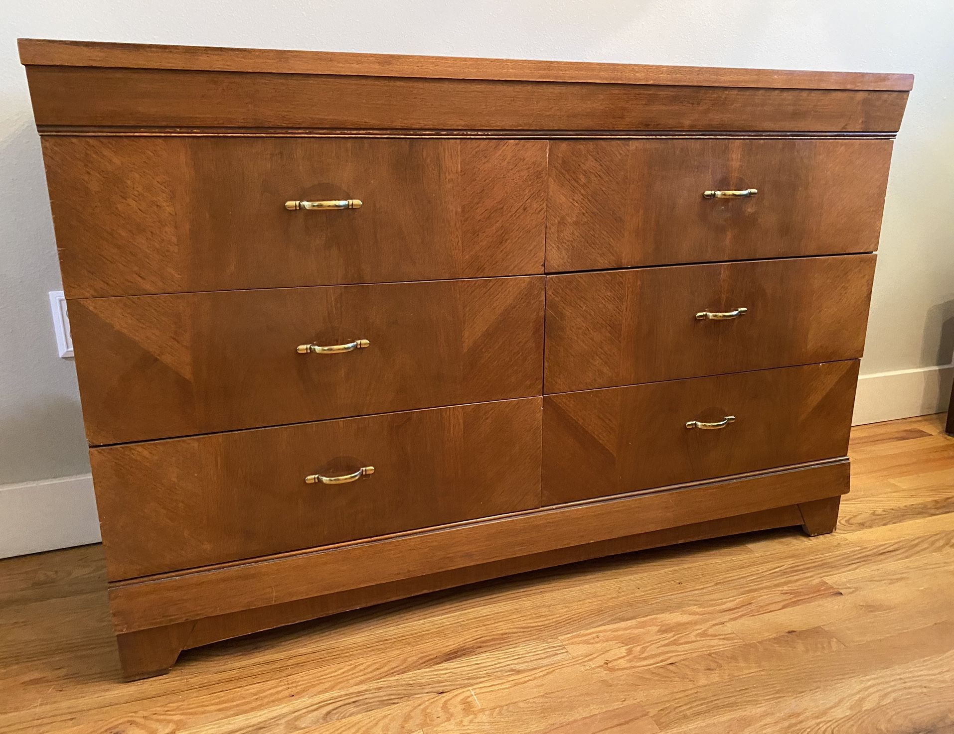 Vintage Mid Century 6 Drawer Dresser for Sale in WA OfferUp
