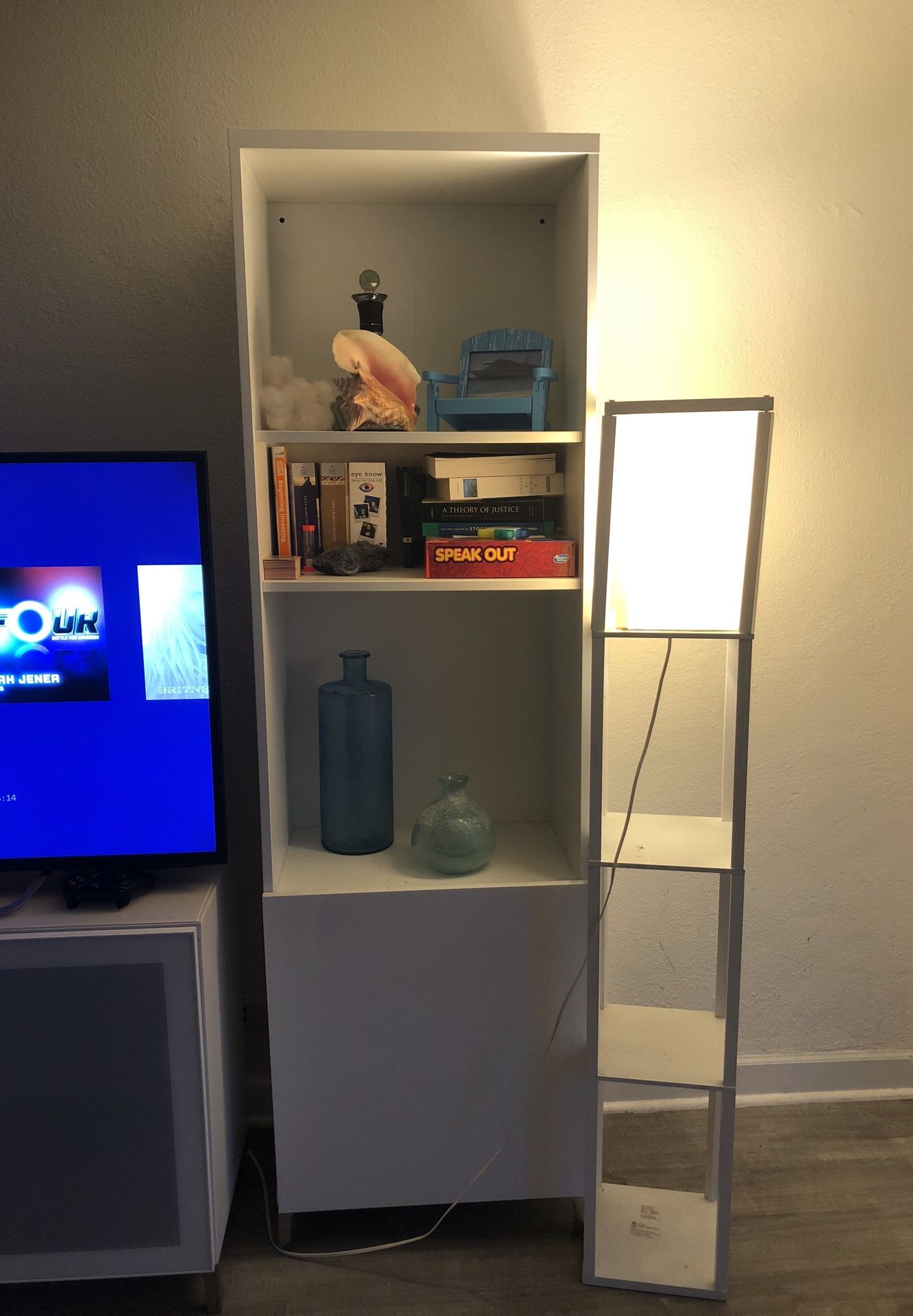 Set of 2 White Bookshelves