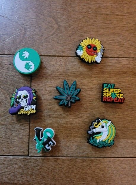 Lot Of 7 Weed Shoe Charms 