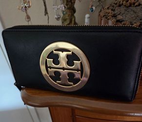 Tory burch wallet