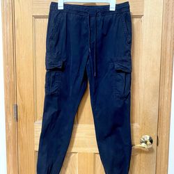 Men’s Aero Black Cargo Jogger - Size Medium