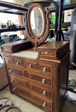 Dresser