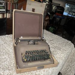Vintage Typewriter Smith Corona Sterling 