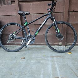 Trek Dual Sport 2 Hybrid Bike