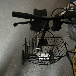 Knee scooter