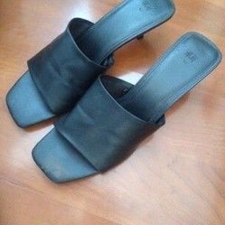 Women’s shoes
