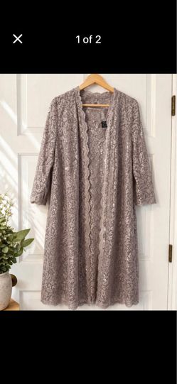 Stunningly, elegant Champaign Lace Duster / Dress Set – Size 18w a definite must have