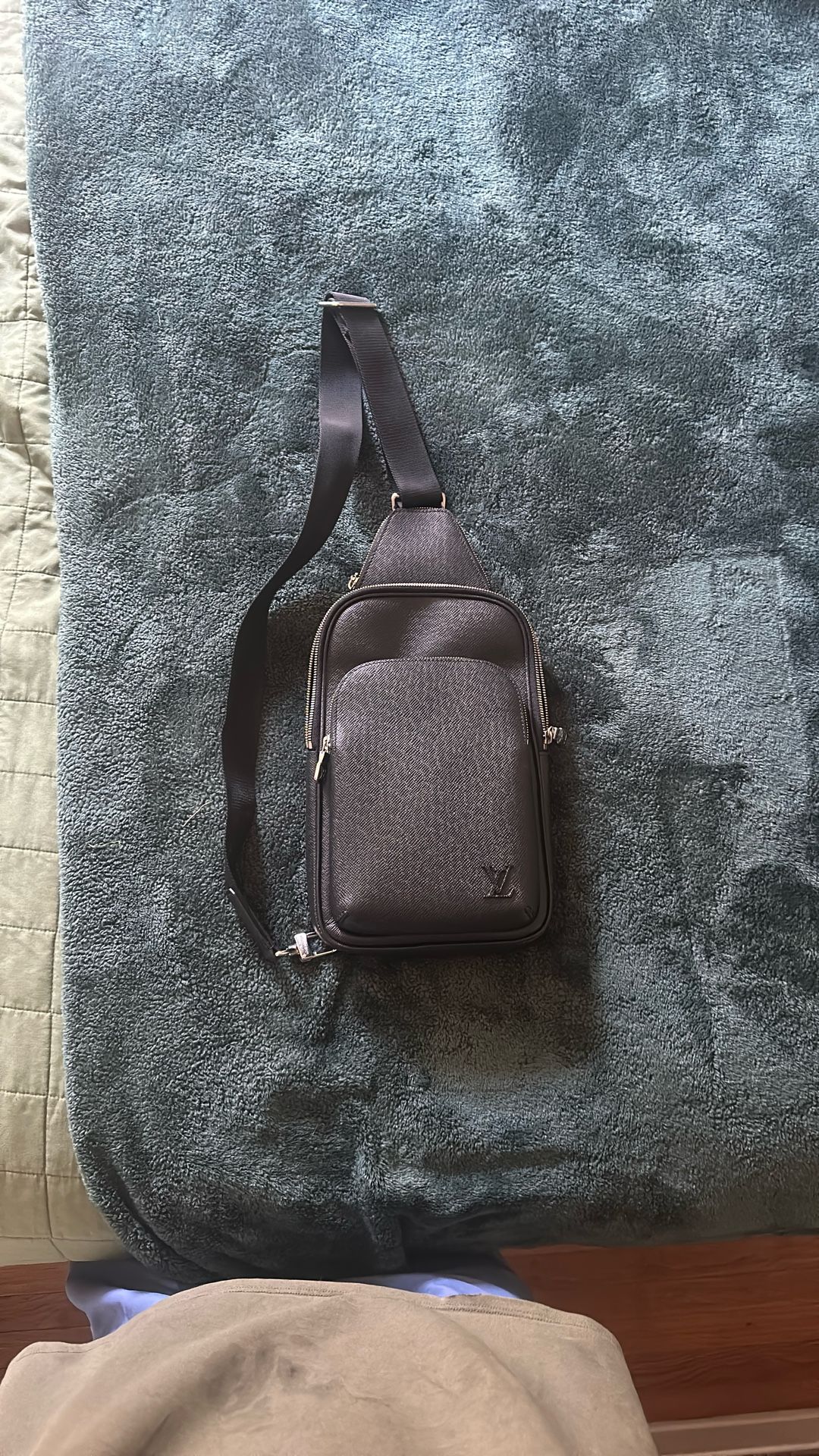 Louis Vuitton Sling Bag (Men’s)