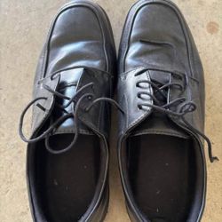 Men's  shoes  (size  12)  -  $10