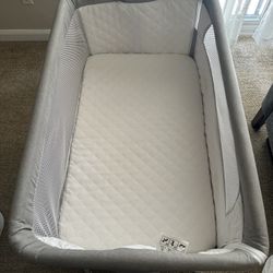 Cowiewie Bassinet Bedside Sleeper, Adjustable Height, Zip Down Side 