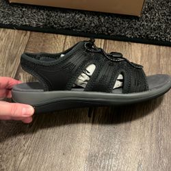 Brand new Ortho Feet sandals-size 9