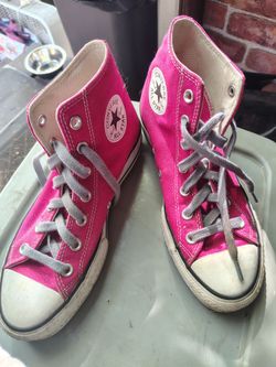 Hot pink unisex hi top Converse/Chuck Taylors