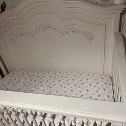 Baby crib with mattress