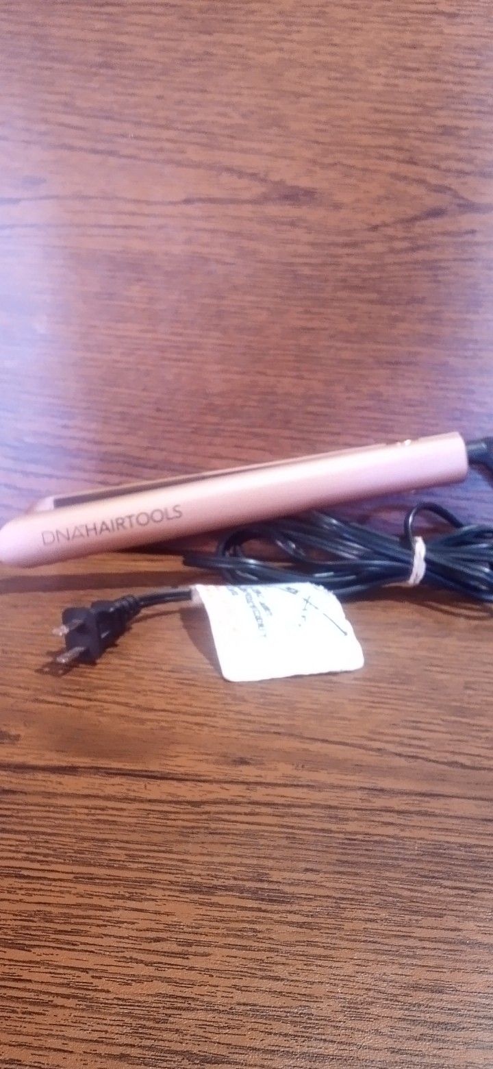 DNA Hair Tools Flat Iron/ Hair Straightener