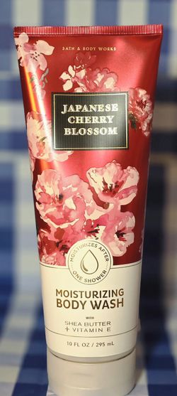 
Bath & Bodyworks (
Moisturizing Body Wash | Japanese Cherry Blossom)
