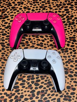 PS5 controllers