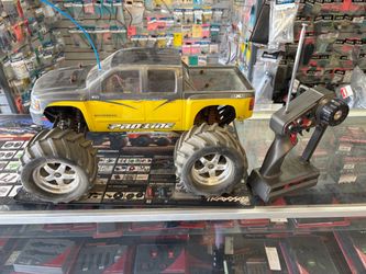 Traxxas Emaxx RC Truck