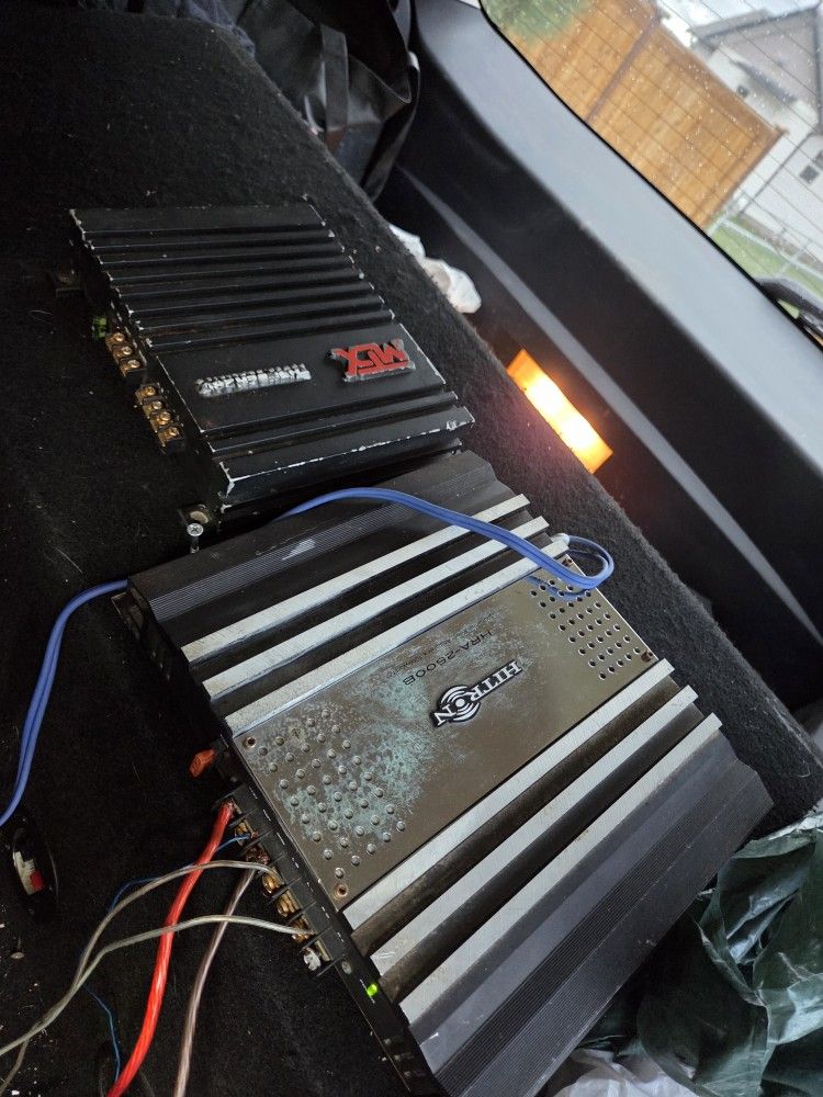 To Amplifiers Both Work 50 Obo For Both