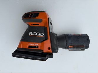 RIDGID 18V OCTANE Brushless Cordless 3-Speed 1/4 Sheet Sander