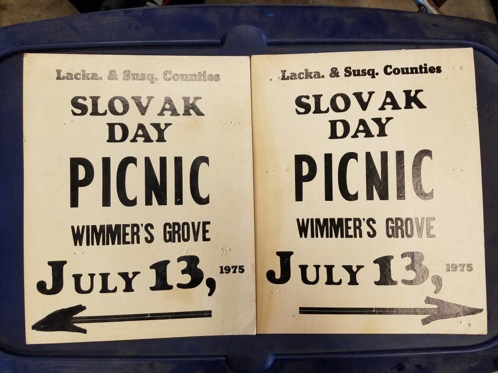 2 Vintage slovak day signs winners grove