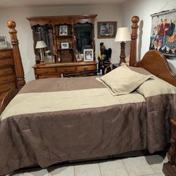 Queen Size - 4 Poster bed and Complete Bedroom Furniture.