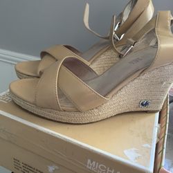 Michael Kors Size 9 In Good Condition 
