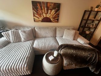 Modular sectional couch