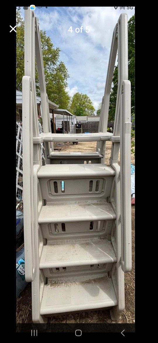Pool Ladder