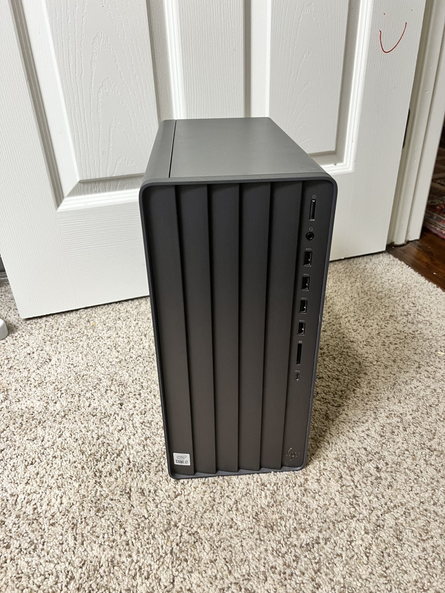 HP Envy Desktop PC i7-10700 ,16GB Memory , 1TB SSD TE01-1254