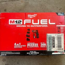 Milwaukee M12 Fuel Drill/Driver Kit 