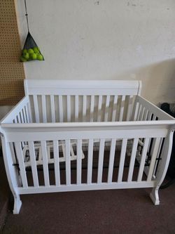 Kalani 4 in 1 convertible crib