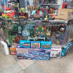 DISPLAY CASES ONLY FOR SALE