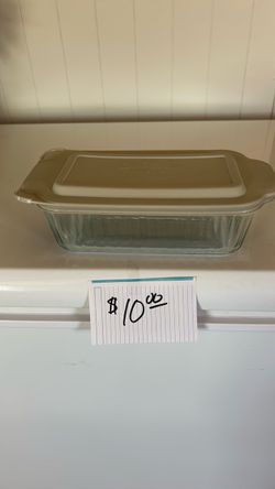 Pyrex Glass Loaf Pan with Lid as NEW!