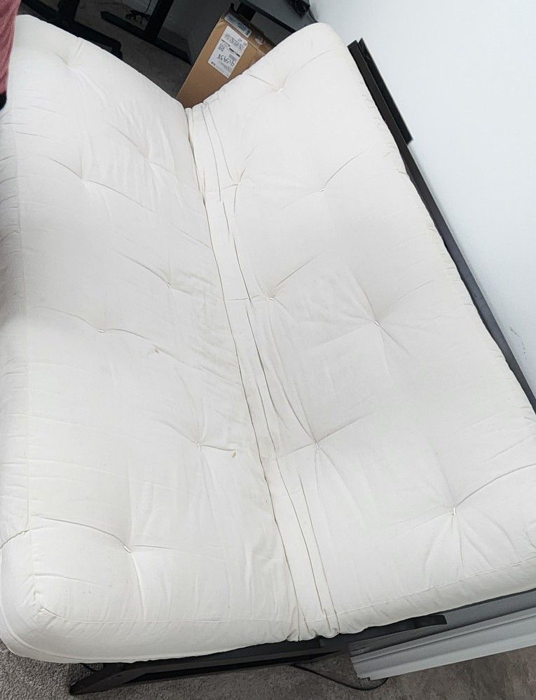 Futon Queen