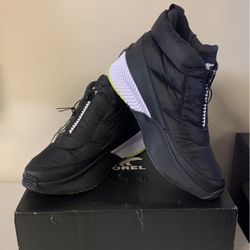 Sorel Women’s Out N About Puffy Zip Waterproof Boot Sz 9.              Ez