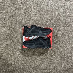 Nike Vomero 5 Black Size 7Y