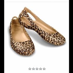 NEW Crocs Women Leopard Cheetah Print Light Weight Comfortable Shoes Size 6