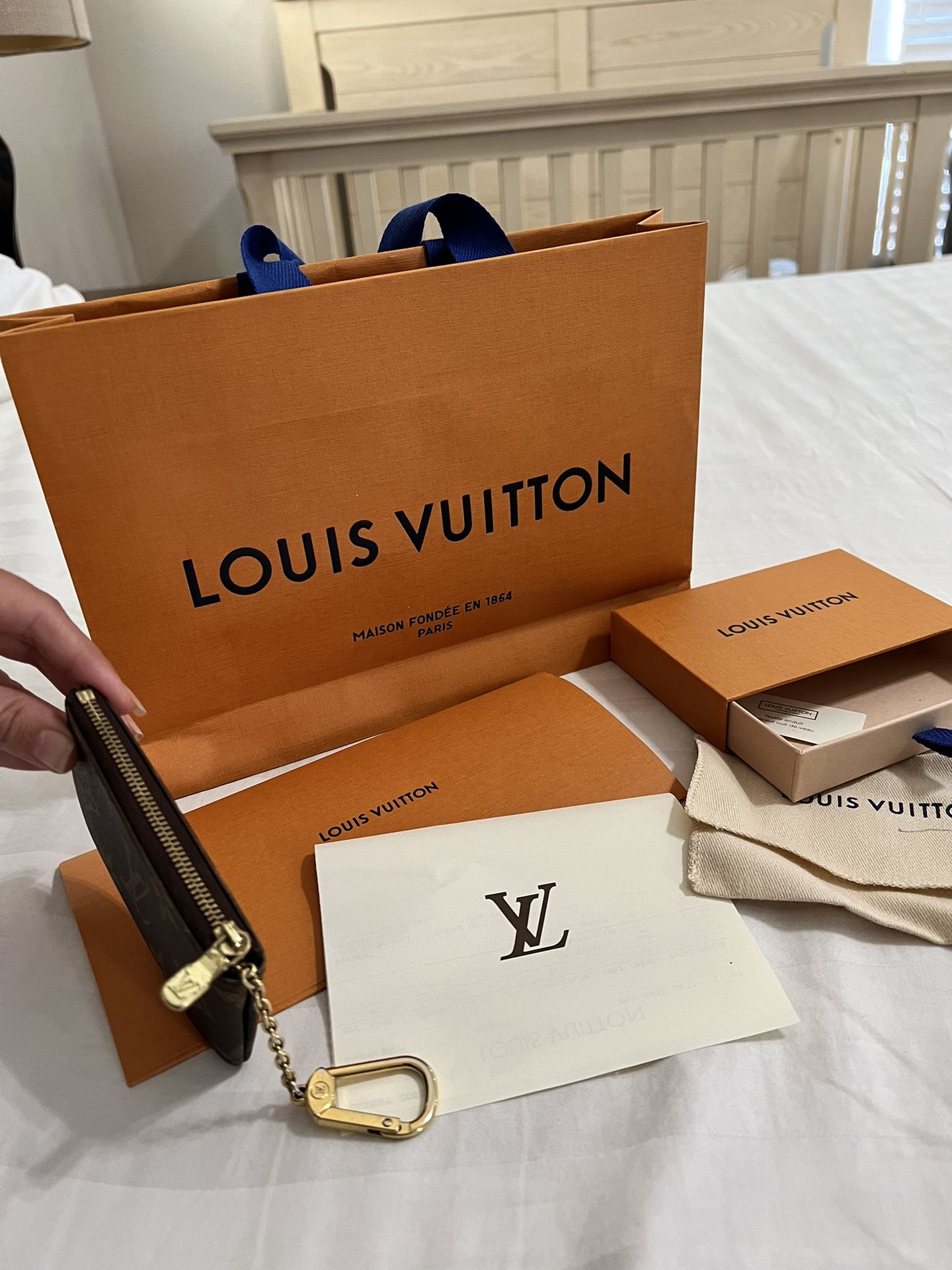 Summer Special Louis Vuitton Wallet Bundle for Sale in Seal Beach, CA -  OfferUp