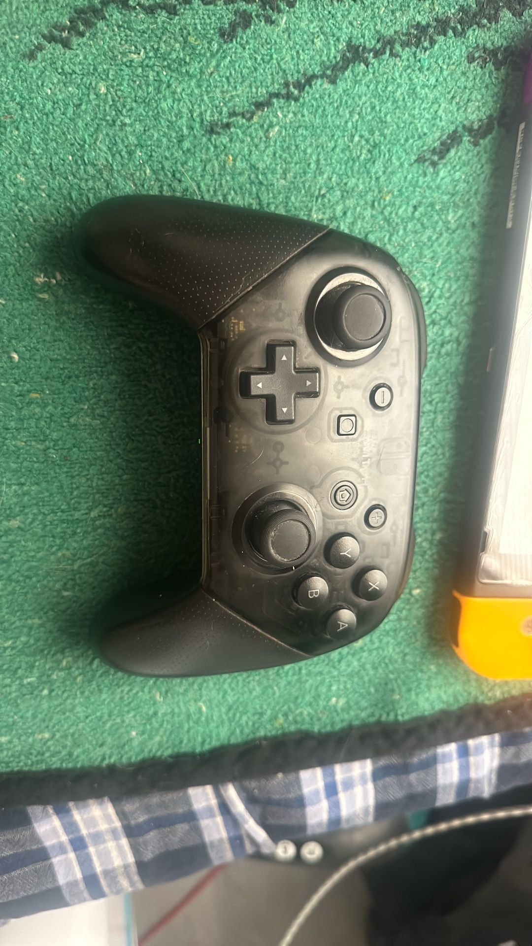 NINTENDO SWITCH PRO CONTROLLER